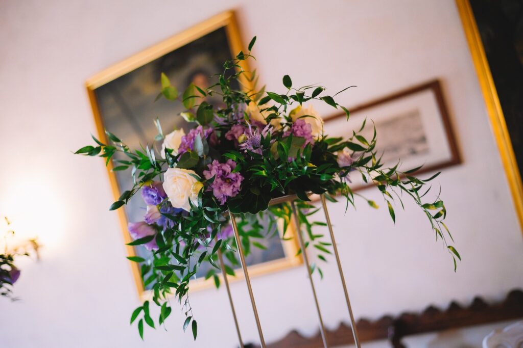 Purple snapdragons and floral arrangements for Lauren and Bill’s wedding in San Daniele del Friuli
